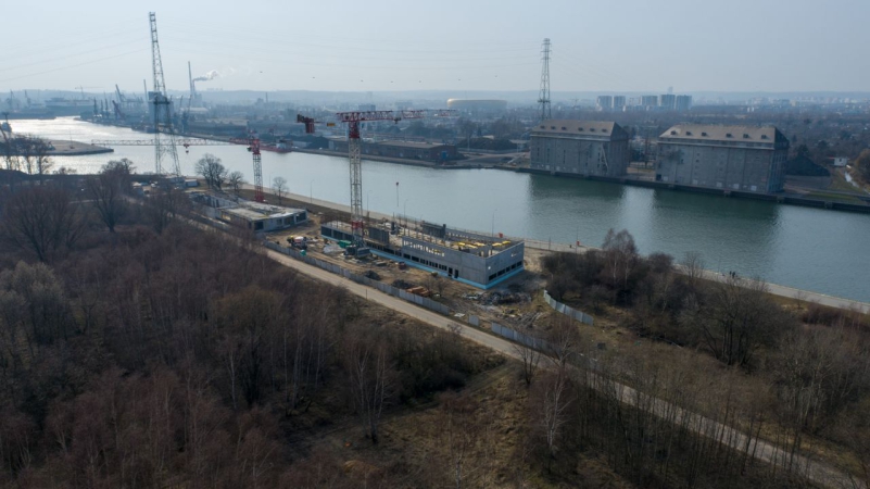 Centrum Offshore UMG rośnie na terenie Portu Gdańsk. Co się dzieje na budowie? [WIDEO]-GospodarkaMorska.pl