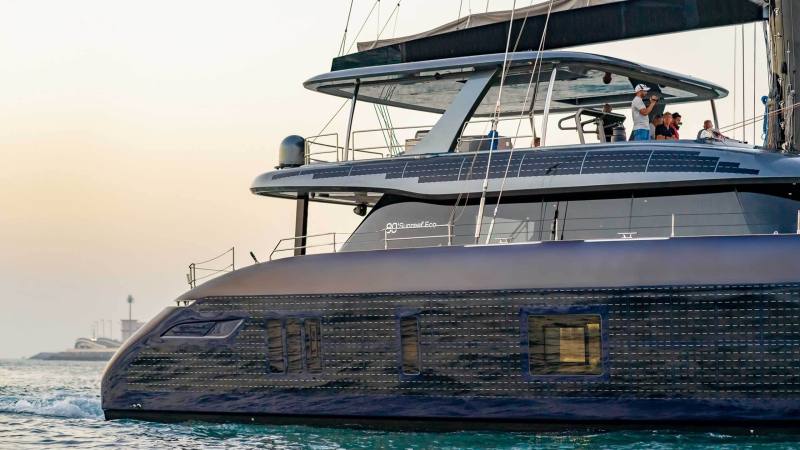 Zobacz elektryczny jacht Sunreef 80 Eco podczas żeglugi w Dubaju-GospodarkaMorska.pl