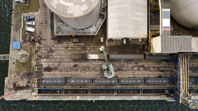 Bałtycka Baza Masowa w Porcie Gdynia rozładowała 1200 ton Saletrosanu 30N [WIDEO]-GospodarkaMorska.pl