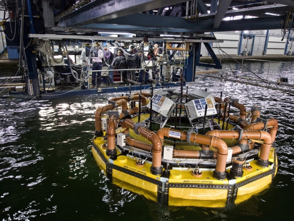 Nowa era dostaw energii – udane próby konwertera Waveswing [WIDEO]-GospodarkaMorska.pl