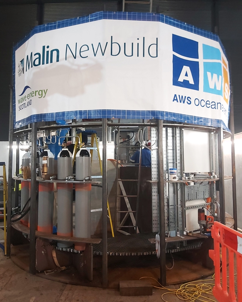 Nowa era dostaw energii – udane próby konwertera Waveswing [WIDEO]-GospodarkaMorska.pl