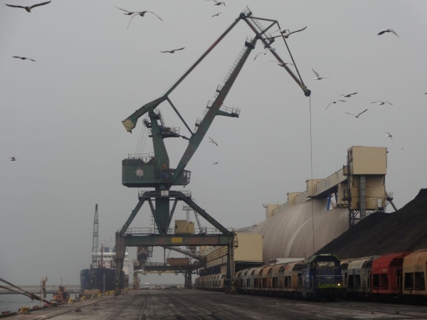 Ponad 70 lat współpracy Projmorsu przy rozwoju Portu Gdynia-GospodarkaMorska.pl