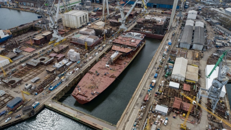 Kolejne megabloki statku pasażerskiego dla francuskiej stoczni CDA w St. Nazaire zwodowane w stoczni Crist w Gdyni [WIDEO]-GospodarkaMorska.pl