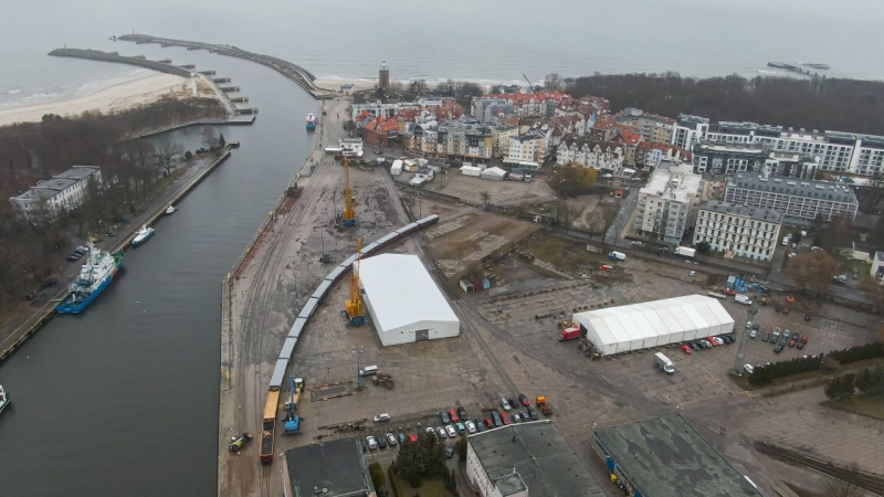 Pilotażowy przeładunek ziarna kukurydzy z Ukrainy w Porcie Kołobrzeg. Na początek 5 tys. ton [WIDEO]-GospodarkaMorska.pl