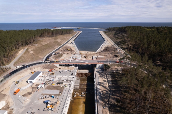 Przekop Mierzei Wiślanej. Śluza kanału już po testach [WIDEO, ZDJĘCIA]-GospodarkaMorska.pl