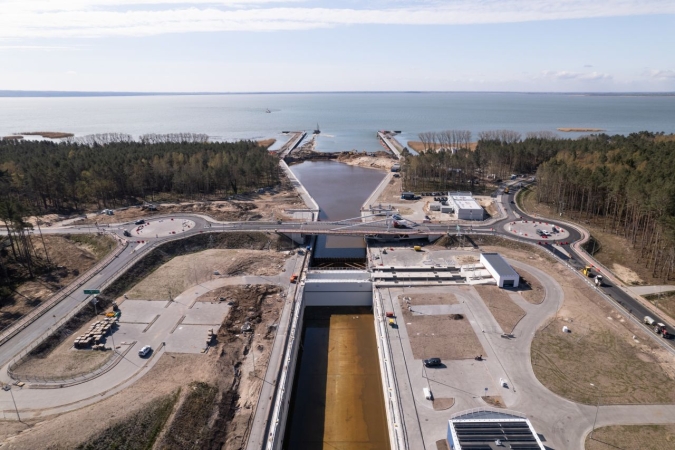 Przekop Mierzei Wiślanej. Śluza kanału już po testach [WIDEO, ZDJĘCIA]-GospodarkaMorska.pl