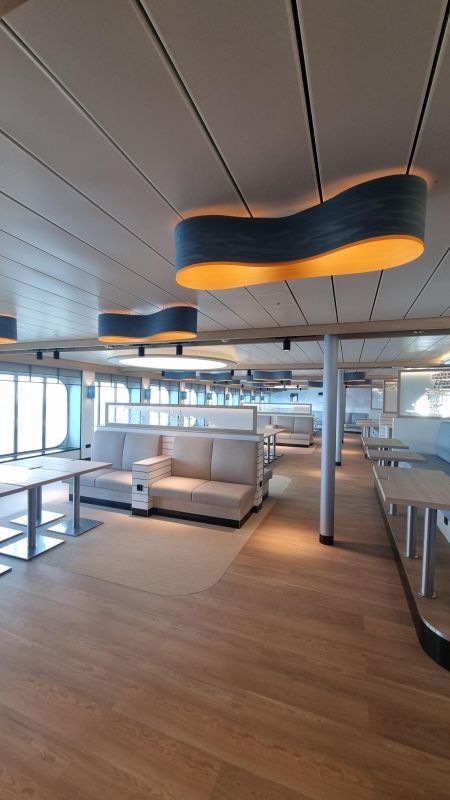 Nowoczesny i ekologiczny prom TT-Line z napędem LNG rozpoczyna rejsy ze Świnoujścia do Szwecji-GospodarkaMorska.pl