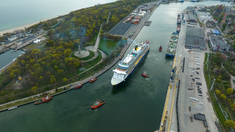 Spirit of Discovery wpłynął do Portu Gdańsk [WIDEO, ZDJĘCIA]-GospodarkaMorska.pl