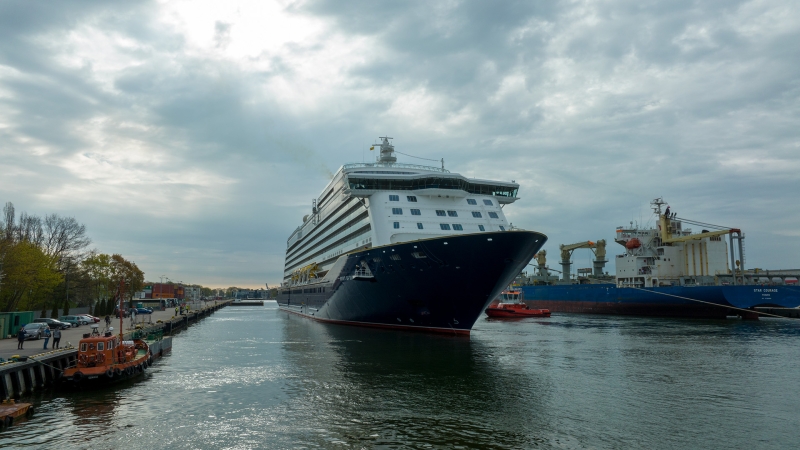 Spirit of Discovery wpłynął do Portu Gdańsk [WIDEO, ZDJĘCIA]-GospodarkaMorska.pl