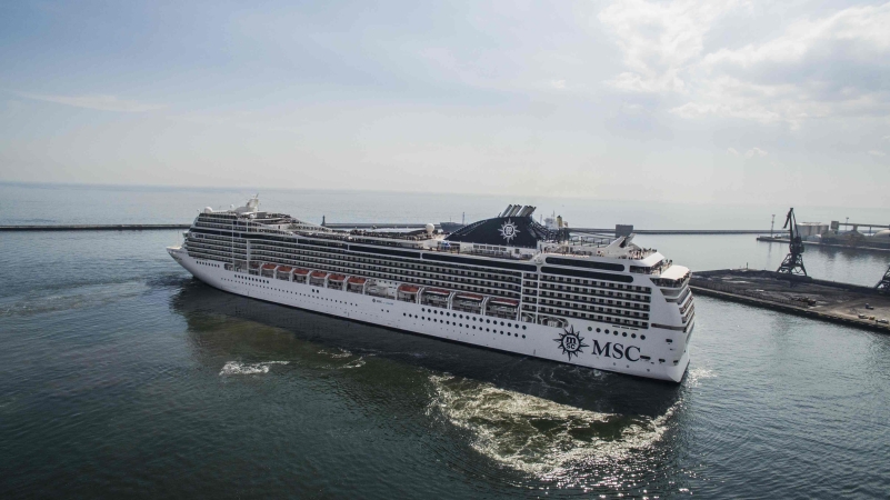 Prawie 300-metrowa MSC Magnifica przypłynęła do Gdyni-GospodarkaMorska.pl