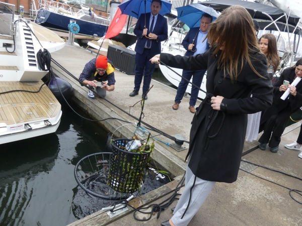 Kosz morski zainstalowano w Gdańsku. Wkrótce w regionie pojawią się kolejne [WIDEO, ZDJĘCIA]-GospodarkaMorska.pl