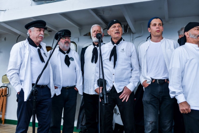 40 lat Daru Młodzieży. Na pokładzie tłumy zwiedzających [WIDEO, ZDJĘCIA]-GospodarkaMorska.pl