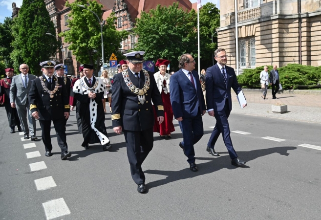 75 lat szkolnictwa morskiego na Pomorzu Zachodnim. Akademia morska już wkrótce stanie się politechniką [ZDJĘCIA]-GospodarkaMorska.pl