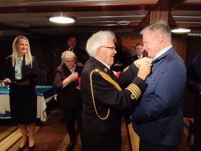 AK-owcy podziękowali za pamięć i dobro. Wyjątkowa uroczystość na ORP Błyskawicy [ZDJĘCIA]-GospodarkaMorska.pl