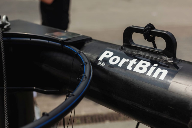 Kolejne trzy morskie kosze dla czystszego Bałtyku [ZDJĘCIA]-GospodarkaMorska.pl