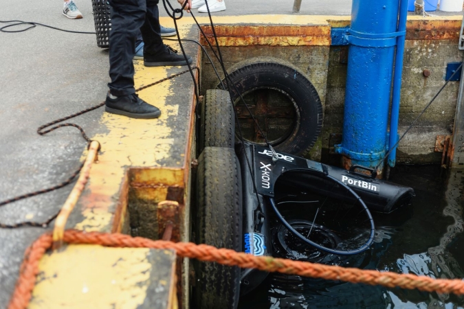 Kolejne trzy morskie kosze dla czystszego Bałtyku [ZDJĘCIA]-GospodarkaMorska.pl