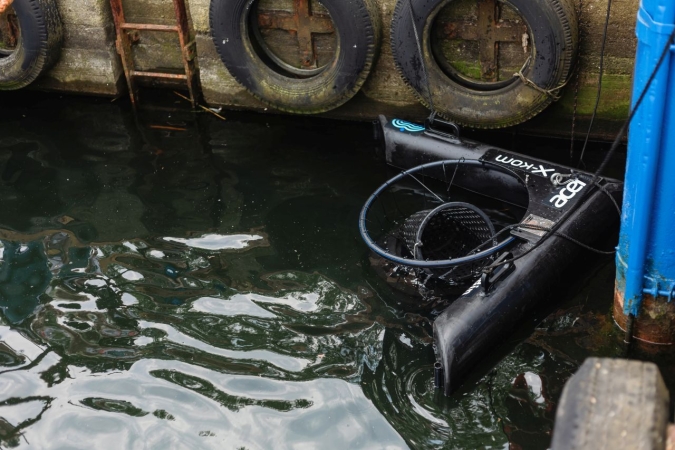 Kolejne trzy morskie kosze dla czystszego Bałtyku [ZDJĘCIA]-GospodarkaMorska.pl