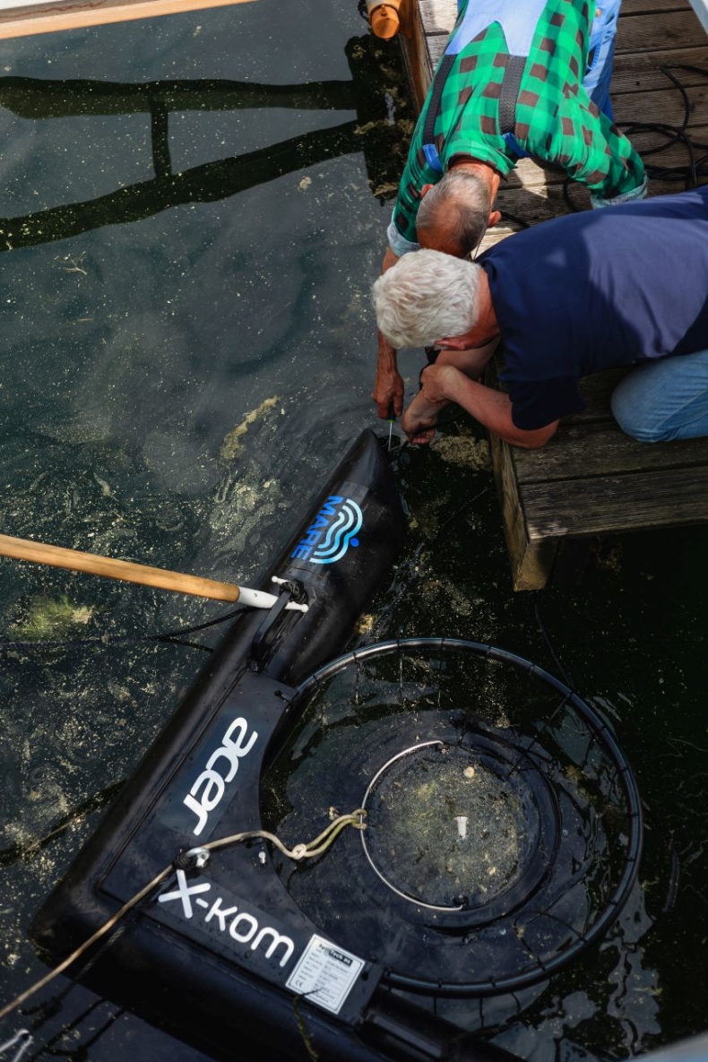 Kolejne trzy morskie kosze dla czystszego Bałtyku [ZDJĘCIA]-GospodarkaMorska.pl
