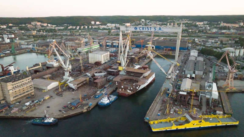 Stocznia Crist. Kolejny mega blok popłynął do Francji [WIDEO, ZDJĘCIA]-GospodarkaMorska.pl