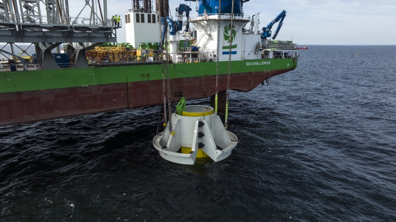 RWE pierwsze na świecie, innowacyjne stalowe kołnierze zainstalowane na farmie wiatrowej Kaskasi-GospodarkaMorska.pl