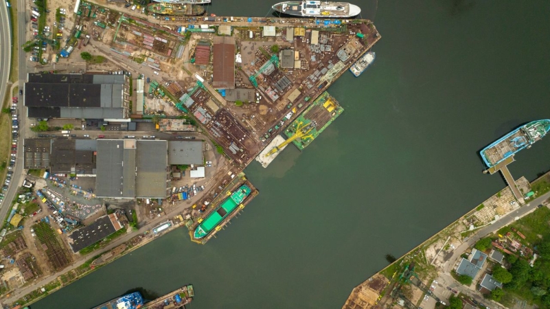 Stocznia Safe. Pierwszy z serii holowników zwodowany [WIDEO]-GospodarkaMorska.pl