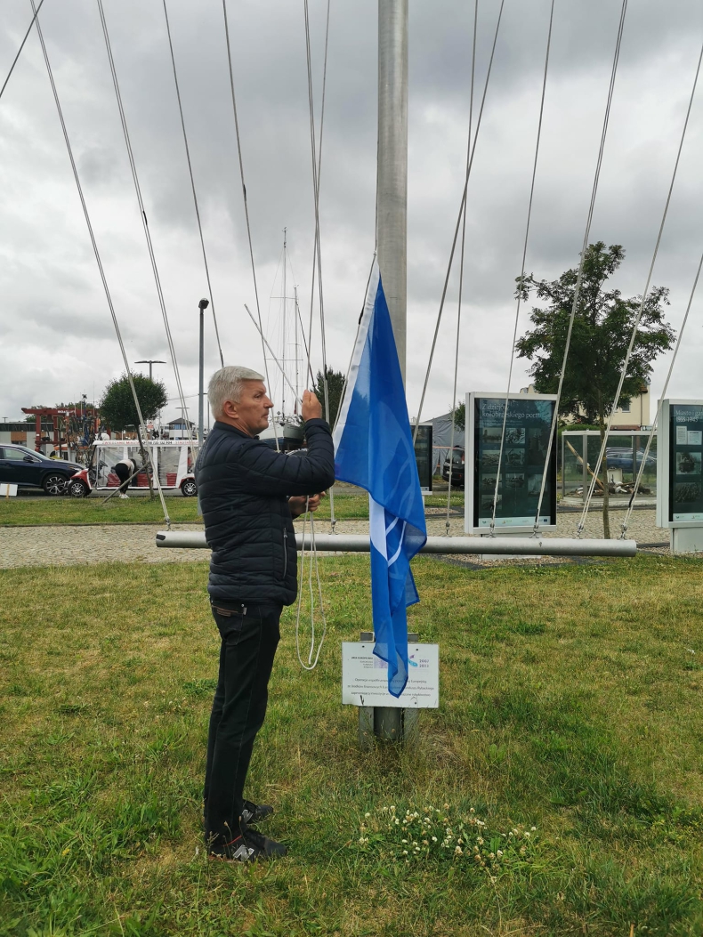 Błękitna flaga w Porcie Jachtowym w Kołobrzegu [GALERIA]-GospodarkaMorska.pl