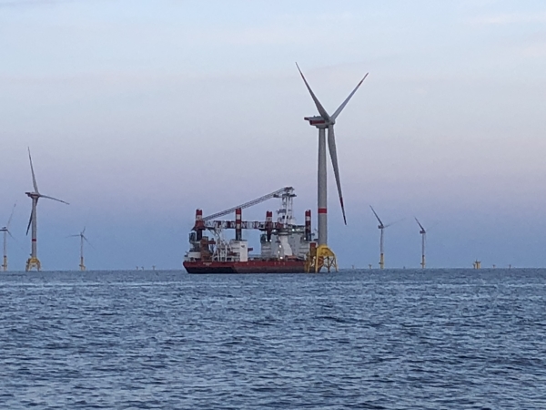 Po linie na szczyt turbiny-GospodarkaMorska.pl