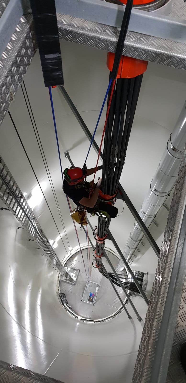 Po linie na szczyt turbiny-GospodarkaMorska.pl