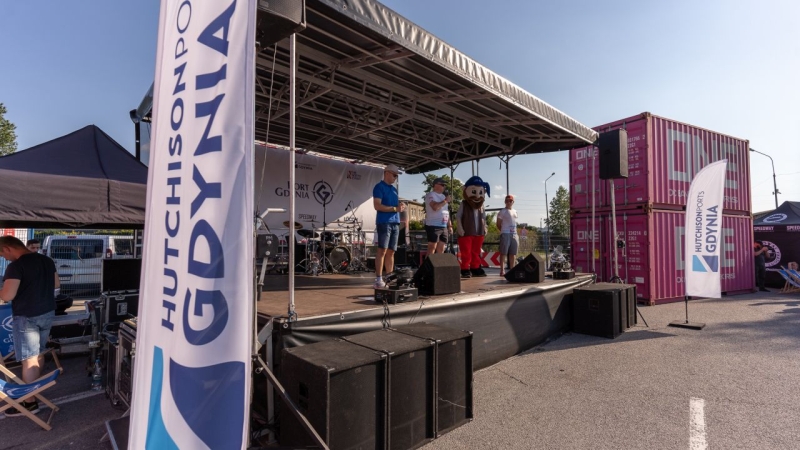 [WIDEO, FOTO] ONE Terminal RUN Hutchison Ports Gdynia 2022. Biegli między kontenerami by pomóc sierotom z Ukrainy-GospodarkaMorska.pl