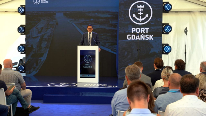 [WIDEO, FOTO] Port Gdańsk – 5 km nowych i zmodernizowanych nabrzeży już w eksploatacji-GospodarkaMorska.pl