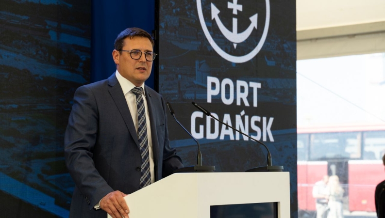 [WIDEO, FOTO] Port Gdańsk – 5 km nowych i zmodernizowanych nabrzeży już w eksploatacji-GospodarkaMorska.pl