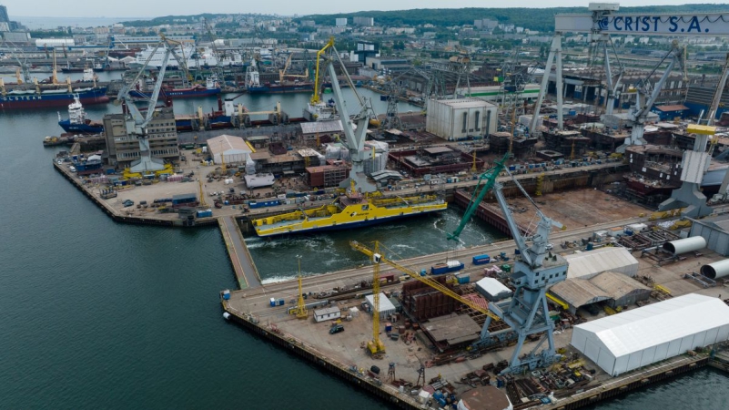 [WIDEO, ZDJĘCIA] Kolejny ekologiczny prom elektryczny zwodowany w stoczni Crist. Jego ładowanie trwa kilka minut-GospodarkaMorska.pl