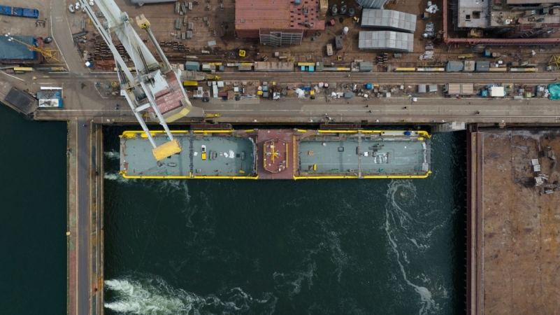 [WIDEO, ZDJĘCIA] Kolejny ekologiczny prom elektryczny zwodowany w stoczni Crist. Jego ładowanie trwa kilka minut-GospodarkaMorska.pl