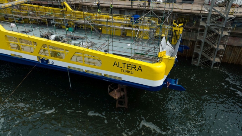 [WIDEO, ZDJĘCIA] Kolejny ekologiczny prom elektryczny zwodowany w stoczni Crist. Jego ładowanie trwa kilka minut-GospodarkaMorska.pl