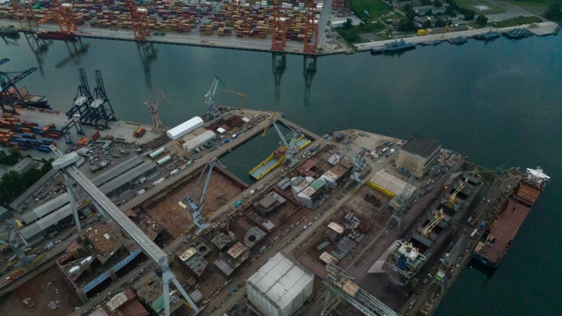 [WIDEO, ZDJĘCIA] Kolejny ekologiczny prom elektryczny zwodowany w stoczni Crist. Jego ładowanie trwa kilka minut-GospodarkaMorska.pl