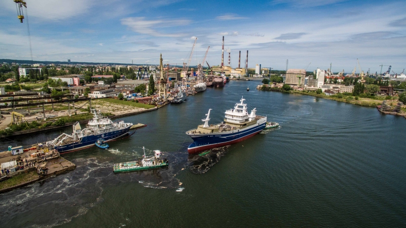 Wodowanie trawlera rybackiego Rockall w SR Nauta-GospodarkaMorska.pl