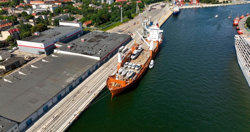 Polskie jachty cenione w USA. Kolejne łodzie wypłynęły z Portu Gdańsk za ocean [WIDEO]-GospodarkaMorska.pl