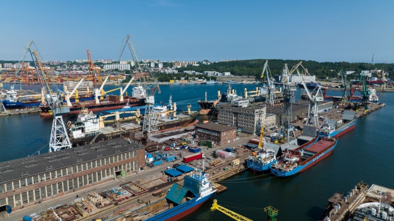 Tłoczno w Stoczni Remontowej Nauta S.A. [WIDEO, ZDJĘCIA]-GospodarkaMorska.pl