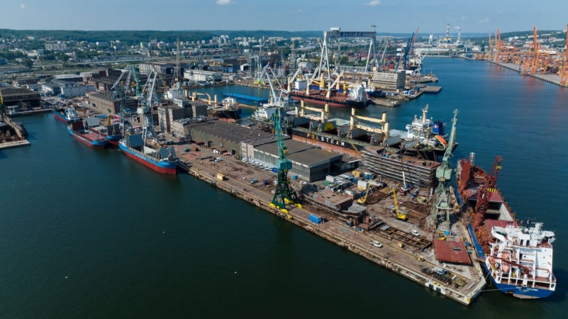 Tłoczno w Stoczni Remontowej Nauta S.A. [WIDEO, ZDJĘCIA]-GospodarkaMorska.pl