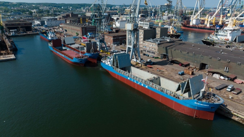 Tłoczno w Stoczni Remontowej Nauta S.A. [WIDEO, ZDJĘCIA]-GospodarkaMorska.pl