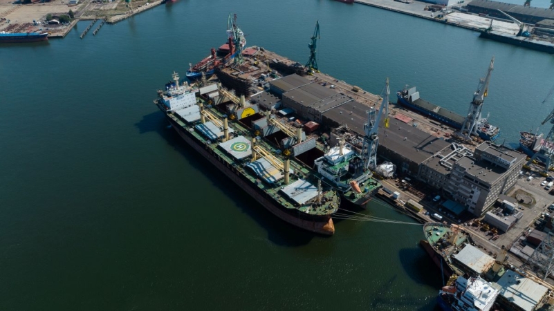 Tłoczno w Stoczni Remontowej Nauta S.A. [WIDEO, ZDJĘCIA]-GospodarkaMorska.pl
