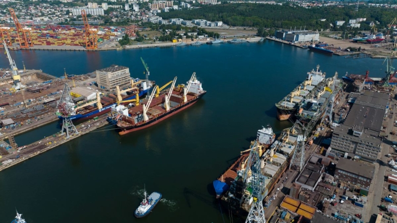 Tłoczno w Stoczni Remontowej Nauta S.A. [WIDEO, ZDJĘCIA]-GospodarkaMorska.pl