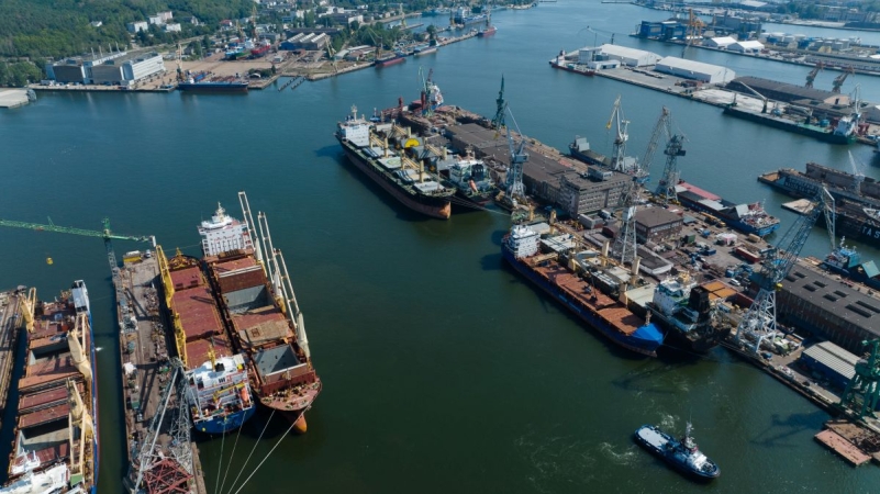 Tłoczno w Stoczni Remontowej Nauta S.A. [WIDEO, ZDJĘCIA]-GospodarkaMorska.pl