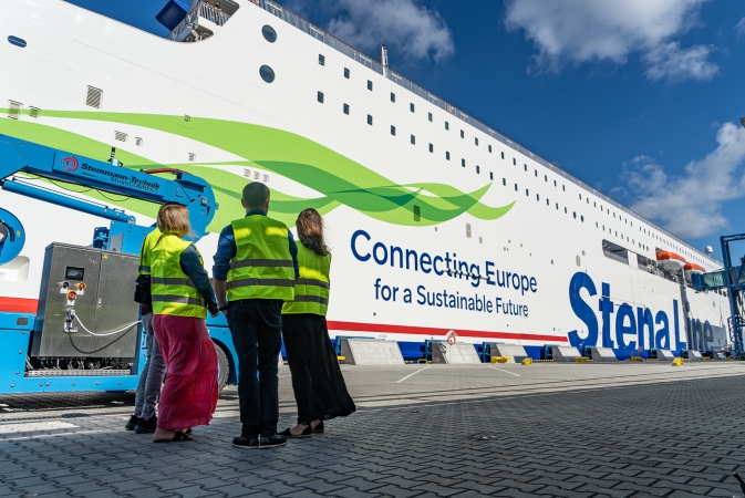 Próbne cumowanie nowego promu Steny Line w Porcie Gdynia [WIDEO, ZDJĘCIA] -GospodarkaMorska.pl