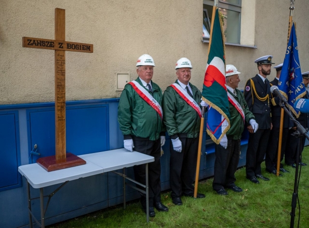 Port Gdańsk. Upamiętniono walkę portowców z reżimem komunistycznym [ZDJĘCIA]-GospodarkaMorska.pl