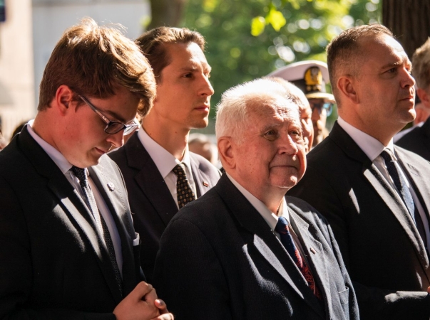 Port Gdańsk. Upamiętniono walkę portowców z reżimem komunistycznym [ZDJĘCIA]-GospodarkaMorska.pl