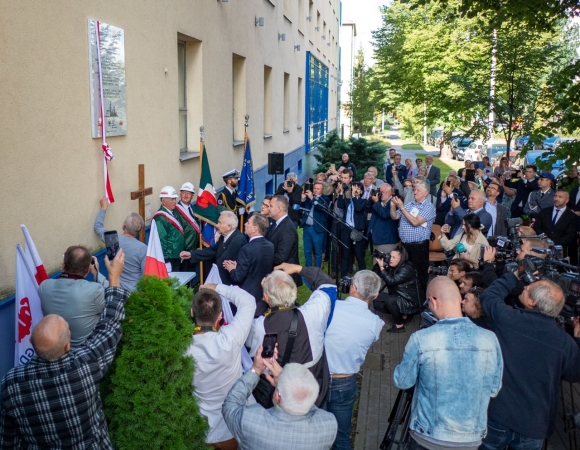 Port Gdańsk. Upamiętniono walkę portowców z reżimem komunistycznym [ZDJĘCIA]-GospodarkaMorska.pl