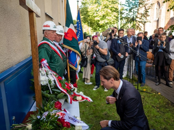 Port Gdańsk. Upamiętniono walkę portowców z reżimem komunistycznym [ZDJĘCIA]-GospodarkaMorska.pl