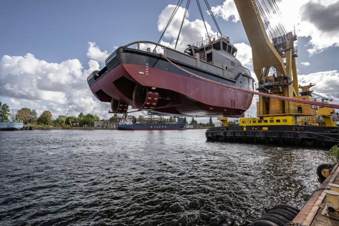 Safe. Kolejny holownik Shoalbuster zwodowany [WIDEO, ZDJĘCIA]-GospodarkaMorska.pl