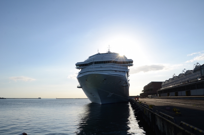 Costa Pacifica rozpoczęła sezon wycieczkowców w porcie Gdynia-GospodarkaMorska.pl